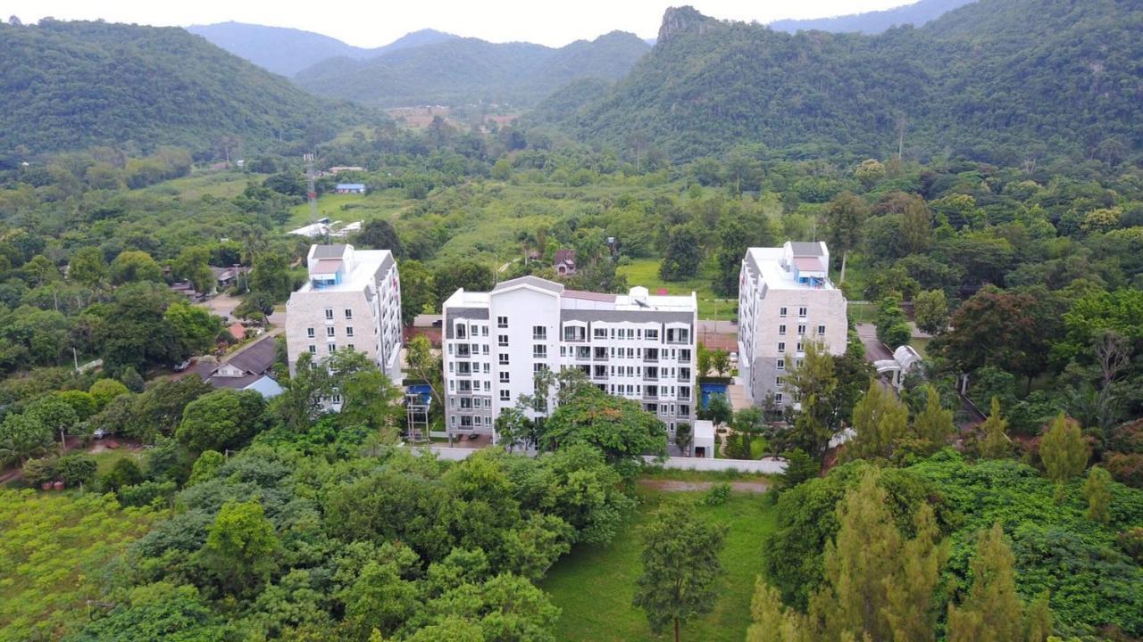 Hotel Courtyard Khaoyai à Nakhon Ratchasima Extérieur photo